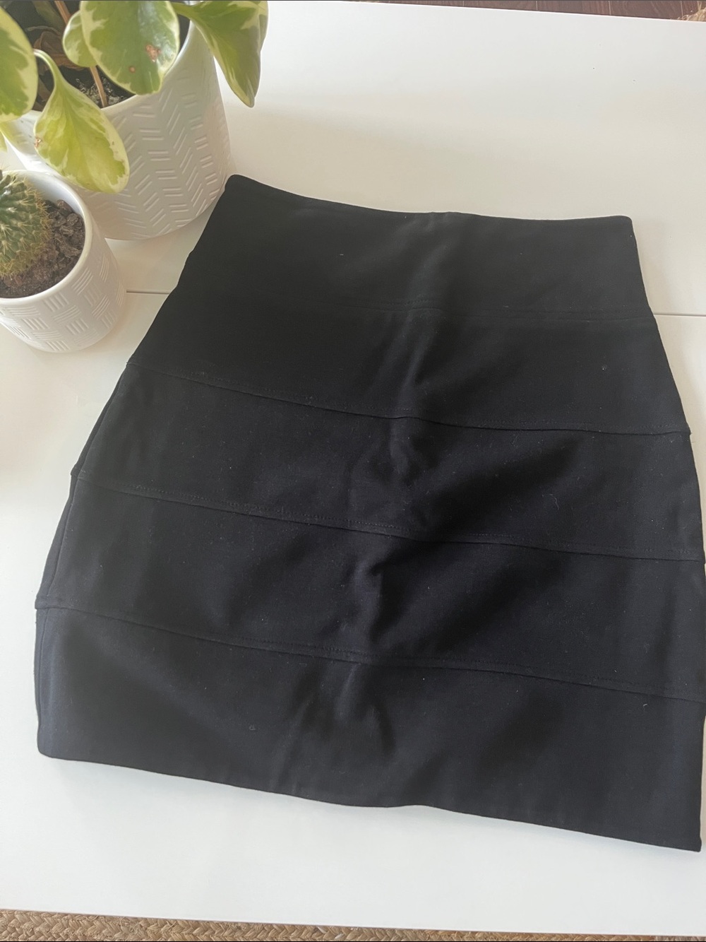 Aritzia Talula black skirt